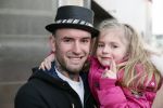 Amsterdam 3 februari 2013
Premiere Ted en de Schat in pathe Arena. Ben Saunders met zijn nieuwe tatoo die over SORAYA (ex vriendin) is gezet en met zijn dochter
Peter Smulders bv