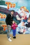 Amsterdam 3 februari 2013
Premiere Ted en de Schat in pathe Arena. Ben Saunders met zijn nieuwe tatoo die over SORAYA (ex vriendin) is gezet en met zijn dochter
Peter Smulders bv