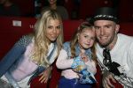 Amsterdam 3 februari 2013
Premiere Ted en de Schat in pathe Arena. Ben Saunders met zijn dochter en vriendin Yvonne Coldeweijer (Keet)
Peter Smulders bv