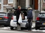 Amsterdam 11 februari 2013
Carolien Spoor en John Karthaus bij een car2go auto.
Peter Smulders bv