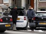 Amsterdam 11 februari 2013
Carolien Spoor en John Karthaus bij een car2go auto.
Peter Smulders bv