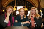 Amsterdam 26 januari 2013
Debbie Jenner Gemma v Eck en Marga Scheide tijdens intervieuw voor Stry in hotel Americain.
Peter Smulders bv