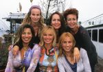 Amsterdam, 29 September 1998
Bijeenkomst Dolly Dots
bovenste rij van links naar rechts Patty Zomer, Angela Groothuizen, Ria Brieffies
Onderste rij Esther Oosterbeek, Angï¿½la Kramer, Anita Heilker
Foto Peter Smulders BV