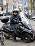 Amsterdam 7 januari 2013
Ferry de Kok op zijn piaggio MP3
Peter Smulders bv