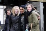 Amsterdam 11 gebruari 2013
Glennis Grace met fans op de pc hooftstraat.
Peter Smulders bv