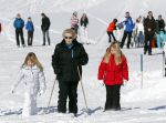 Lech, 18 Februari 2013 Fotoshoot Kon. huis in Lech tijdens de wintersportvakantie met o.a.: Koningin Beatrix, Prins Willem Alexander, Prinses Maxima, Prinses Amalia, Prinses Alexia en Prinses Ariane.
Foto Peter Smulders BV