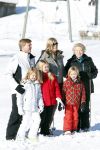 Lech, 18 Februari 2013 Fotoshoot Kon. huis in Lech tijdens de wintersportvakantie met o.a.: Koningin Beatrix, Prins Willem Alexander, Prinses Maxima, Prinses Amalia, Prinses Alexia en Prinses Ariane.
Foto Peter Smulders BV