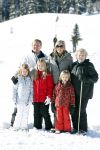 Lech, 18 Februari 2013 Fotoshoot Kon. huis in Lech tijdens de wintersportvakantie met o.a.: Koningin Beatrix, Prins Willem Alexander, Prinses Maxima, Prinses Amalia, Prinses Alexia en Prinses Ariane.
Foto Peter Smulders BV