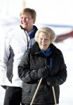 Lech, 18 Februari 2013 Fotoshoot Kon. huis in Lech tijdens de wintersportvakantie met o.a.: Koningin Beatrix, Prins Willem Alexander, Prinses Maxima, Prinses Amalia, Prinses Alexia en Prinses Ariane.
Foto Peter Smulders BV