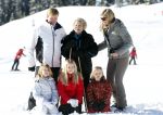 Lech, 18 Februari 2013 Fotoshoot Kon. huis in Lech tijdens de wintersportvakantie met o.a.: Koningin Beatrix, Prins Willem Alexander, Prinses Maxima, Prinses Amalia, Prinses Alexia en Prinses Ariane.
Foto Peter Smulders BV