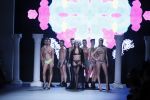 Amsterdam 25 januari 2013
Modeshow muchachomalo tijdens amsterdam fashion week met oa Ferry Doedens.
Peter Smulders bv