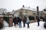 Amsterdam 22 januari 2013
Estelle Cruijff en twee vrienden hebben Badr Hari opgehaald nadat hij vrijgelaten is uit de gevangenis. Bij hun huis stond veel pers te wachten.
Peter Smulders bv