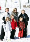 Lech, 18 Februari 2013 Fotoshoot Kon. huis in Lech tijdens de wintersportvakantie met o.a.: Koningin Beatrix, Prins Willem Alexander, Prinses Maxima, Prinses Amalia, Prinses Alexia en Prinses Ariane.
Foto Peter Smulders BV