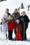 Lech, 18 Februari 2013 Fotoshoot Kon. huis in Lech tijdens de wintersportvakantie met o.a.: Koningin Beatrix, Prins Willem Alexander, Prinses Maxima, Prinses Amalia, Prinses Alexia en Prinses Ariane.
Foto Peter Smulders BV