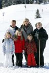 Lech, 18 Februari 2013 Fotoshoot Kon. huis in Lech tijdens de wintersportvakantie met o.a.: Koningin Beatrix, Prins Willem Alexander, Prinses Maxima, Prinses Amalia, Prinses Alexia en Prinses Ariane.
Foto Peter Smulders BV