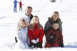 Lech, 18 Februari 2013 Fotoshoot Kon. huis in Lech tijdens de wintersportvakantie met o.a.: Koningin Beatrix, Prins Willem Alexander, Prinses Maxima, Prinses Amalia, Prinses Alexia en Prinses Ariane.
Foto Peter Smulders BV