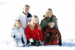 Lech, 18 Februari 2013 Fotoshoot Kon. huis in Lech tijdens de wintersportvakantie met o.a.: Koningin Beatrix, Prins Willem Alexander, Prinses Maxima, Prinses Amalia, Prinses Alexia en Prinses Ariane.
Foto Peter Smulders BV