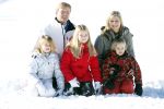 Lech, 18 Februari 2013 Fotoshoot Kon. huis in Lech tijdens de wintersportvakantie met o.a.: Koningin Beatrix, Prins Willem Alexander, Prinses Maxima, Prinses Amalia, Prinses Alexia en Prinses Ariane.
Foto Peter Smulders BV