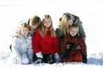 Lech, 18 Februari 2013 Fotoshoot Kon. huis in Lech tijdens de wintersportvakantie met o.a.: Koningin Beatrix, Prins Willem Alexander, Prinses Maxima, Prinses Amalia, Prinses Alexia en Prinses Ariane.
Foto Peter Smulders BV