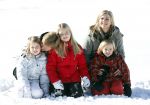 Lech, 18 Februari 2013 Fotoshoot Kon. huis in Lech tijdens de wintersportvakantie met o.a.: Koningin Beatrix, Prins Willem Alexander, Prinses Maxima, Prinses Amalia, Prinses Alexia en Prinses Ariane.
Foto Peter Smulders BV