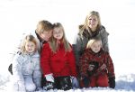 Lech, 18 Februari 2013 Fotoshoot Kon. huis in Lech tijdens de wintersportvakantie met o.a.: Koningin Beatrix, Prins Willem Alexander, Prinses Maxima, Prinses Amalia, Prinses Alexia en Prinses Ariane.
Foto Peter Smulders BV