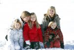 Lech, 18 Februari 2013 Fotoshoot Kon. huis in Lech tijdens de wintersportvakantie met o.a.: Koningin Beatrix, Prins Willem Alexander, Prinses Maxima, Prinses Amalia, Prinses Alexia en Prinses Ariane.
Foto Peter Smulders BV