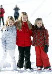 Lech, 18 Februari 2013 Fotoshoot Kon. huis in Lech tijdens de wintersportvakantie met o.a.: Koningin Beatrix, Prins Willem Alexander, Prinses Maxima, Prinses Amalia, Prinses Alexia en Prinses Ariane.
Foto Peter Smulders BV