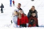 Lech, 18 Februari 2013 Fotoshoot Kon. huis in Lech tijdens de wintersportvakantie met o.a.: Koningin Beatrix, Prins Willem Alexander, Prinses Maxima, Prinses Amalia, Prinses Alexia en Prinses Ariane.
Foto Peter Smulders BV