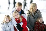 Lech, 18 Februari 2013 Fotoshoot Kon. huis in Lech tijdens de wintersportvakantie met o.a.: Koningin Beatrix, Prins Willem Alexander, Prinses Maxima, Prinses Amalia, Prinses Alexia en Prinses Ariane.
Foto Peter Smulders BV