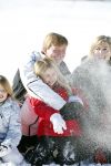 Lech, 18 Februari 2013 Fotoshoot Kon. huis in Lech tijdens de wintersportvakantie met o.a.: Koningin Beatrix, Prins Willem Alexander, Prinses Maxima, Prinses Amalia, Prinses Alexia en Prinses Ariane.
Foto Peter Smulders BV