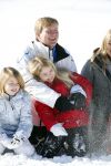 Lech, 18 Februari 2013 Fotoshoot Kon. huis in Lech tijdens de wintersportvakantie met o.a.: Koningin Beatrix, Prins Willem Alexander, Prinses Maxima, Prinses Amalia, Prinses Alexia en Prinses Ariane.
Foto Peter Smulders BV