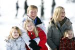 Lech, 18 Februari 2013 Fotoshoot Kon. huis in Lech tijdens de wintersportvakantie met o.a.: Koningin Beatrix, Prins Willem Alexander, Prinses Maxima, Prinses Amalia, Prinses Alexia en Prinses Ariane.
Foto Peter Smulders BV