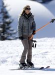 Lech, 18 Februari 2013 Fotoshoot Kon. huis in Lech tijdens de wintersportvakantie met o.a.: Koningin Beatrix, Prins Willem Alexander, Prinses Maxima, Prinses Amalia, Prinses Alexia en Prinses Ariane.
Foto Peter Smulders BV