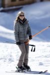 Lech, 18 Februari 2013 Fotoshoot Kon. huis in Lech tijdens de wintersportvakantie met o.a.: Koningin Beatrix, Prins Willem Alexander, Prinses Maxima, Prinses Amalia, Prinses Alexia en Prinses Ariane.
Foto Peter Smulders BV