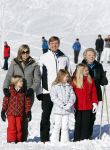 Lech, 18 Februari 2013 Fotoshoot Kon. huis in Lech tijdens de wintersportvakantie met o.a.: Koningin Beatrix, Prins Willem Alexander, Prinses Maxima, Prinses Amalia, Prinses Alexia en Prinses Ariane.
Foto Peter Smulders BV
