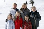 Lech, 18 Februari 2013 Fotoshoot Kon. huis in Lech tijdens de wintersportvakantie met o.a.: Koningin Beatrix, Prins Willem Alexander, Prinses Maxima, Prinses Amalia, Prinses Alexia en Prinses Ariane.
Foto Peter Smulders BV