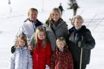 Lech, 18 Februari 2013 Fotoshoot Kon. huis in Lech tijdens de wintersportvakantie met o.a.: Koningin Beatrix, Prins Willem Alexander, Prinses Maxima, Prinses Amalia, Prinses Alexia en Prinses Ariane.
Foto Peter Smulders BV