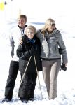 Lech, 18 Februari 2013 Fotoshoot Kon. huis in Lech tijdens de wintersportvakantie met o.a.: Koningin Beatrix, Prins Willem Alexander, Prinses Maxima, Prinses Amalia, Prinses Alexia en Prinses Ariane.
Foto Peter Smulders BV