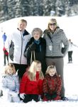 Lech, 18 Februari 2013 Fotoshoot Kon. huis in Lech tijdens de wintersportvakantie met o.a.: Koningin Beatrix, Prins Willem Alexander, Prinses Maxima, Prinses Amalia, Prinses Alexia en Prinses Ariane.
Foto Peter Smulders BV