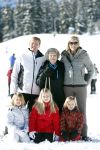 Lech, 18 Februari 2013 Fotoshoot Kon. huis in Lech tijdens de wintersportvakantie met o.a.: Koningin Beatrix, Prins Willem Alexander, Prinses Maxima, Prinses Amalia, Prinses Alexia en Prinses Ariane.
Foto Peter Smulders BV