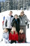 Lech, 18 Februari 2013 Fotoshoot Kon. huis in Lech tijdens de wintersportvakantie met o.a.: Koningin Beatrix, Prins Willem Alexander, Prinses Maxima, Prinses Amalia, Prinses Alexia en Prinses Ariane.
Foto Peter Smulders BV