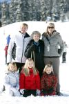 Lech, 18 Februari 2013 Fotoshoot Kon. huis in Lech tijdens de wintersportvakantie met o.a.: Koningin Beatrix, Prins Willem Alexander, Prinses Maxima, Prinses Amalia, Prinses Alexia en Prinses Ariane.
Foto Peter Smulders BV