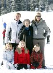 Lech, 18 Februari 2013 Fotoshoot Kon. huis in Lech tijdens de wintersportvakantie met o.a.: Koningin Beatrix, Prins Willem Alexander, Prinses Maxima, Prinses Amalia, Prinses Alexia en Prinses Ariane.
Foto Peter Smulders BV
