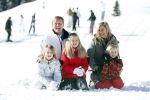 Lech, 18 Februari 2013 Fotoshoot Kon. huis in Lech tijdens de wintersportvakantie met o.a.: Koningin Beatrix, Prins Willem Alexander, Prinses Maxima, Prinses Amalia, Prinses Alexia en Prinses Ariane.
Foto Peter Smulders BV