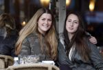 Amsterdam 4 februari 2013
Renee Gunning met een vriendin op terras.
Peter Smulders bv