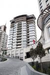 Istanbul 25 januari 2013
In dit Appartementen complex mede ontworpen door Giorgio Armani gaan Wesley Sneijder en zijn vrouw Yolanthe Sneijder cabau in een prachtige penthouse wonen met overzicht over heel Istanbul.
Peter Smulders bv
