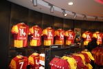 Istanbul 24 januari 2013
Op bezoek bij Wesley Sneijder en zijn vrouw Yolanthe Sneijder Cabau.
Ze slapen in het four seasons hotel . Wesley gaat spelen voor Galatasaray en wordt als een held binnengehaald. souvenirshop
Peter Smulders bv