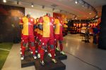Istanbul 24 januari 2013
Op bezoek bij Wesley Sneijder en zijn vrouw Yolanthe Sneijder Cabau.
Ze slapen in het four seasons hotel . Wesley gaat spelen voor Galatasaray en wordt als een held binnengehaald. souvenirshop
Peter Smulders bv