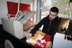 Istanbul 24 januari 2013
Op bezoek bij Wesley Sneijder en zijn vrouw Yolanthe Sneijder Cabau.
Ze slapen in het four seasons hotel . Wesley gaat spelen voor Galatasaray en wordt als een held binnengehaald. souvenirshop
Peter Smulders bv