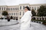 Istanbul 25 januari 2013
Yolanthe Sneijder Cabau samen met haar schoonvader Berrie Sneijder en hondje James in de tuin van het four seasons Hotel in Istanbul.
Peter Smulders bv